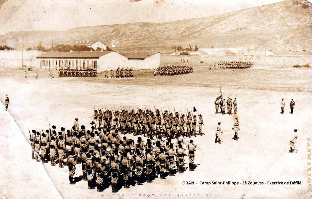 Oran - Camp Saint-Philippe - 2e Zouaves - Exercice defile.jpg